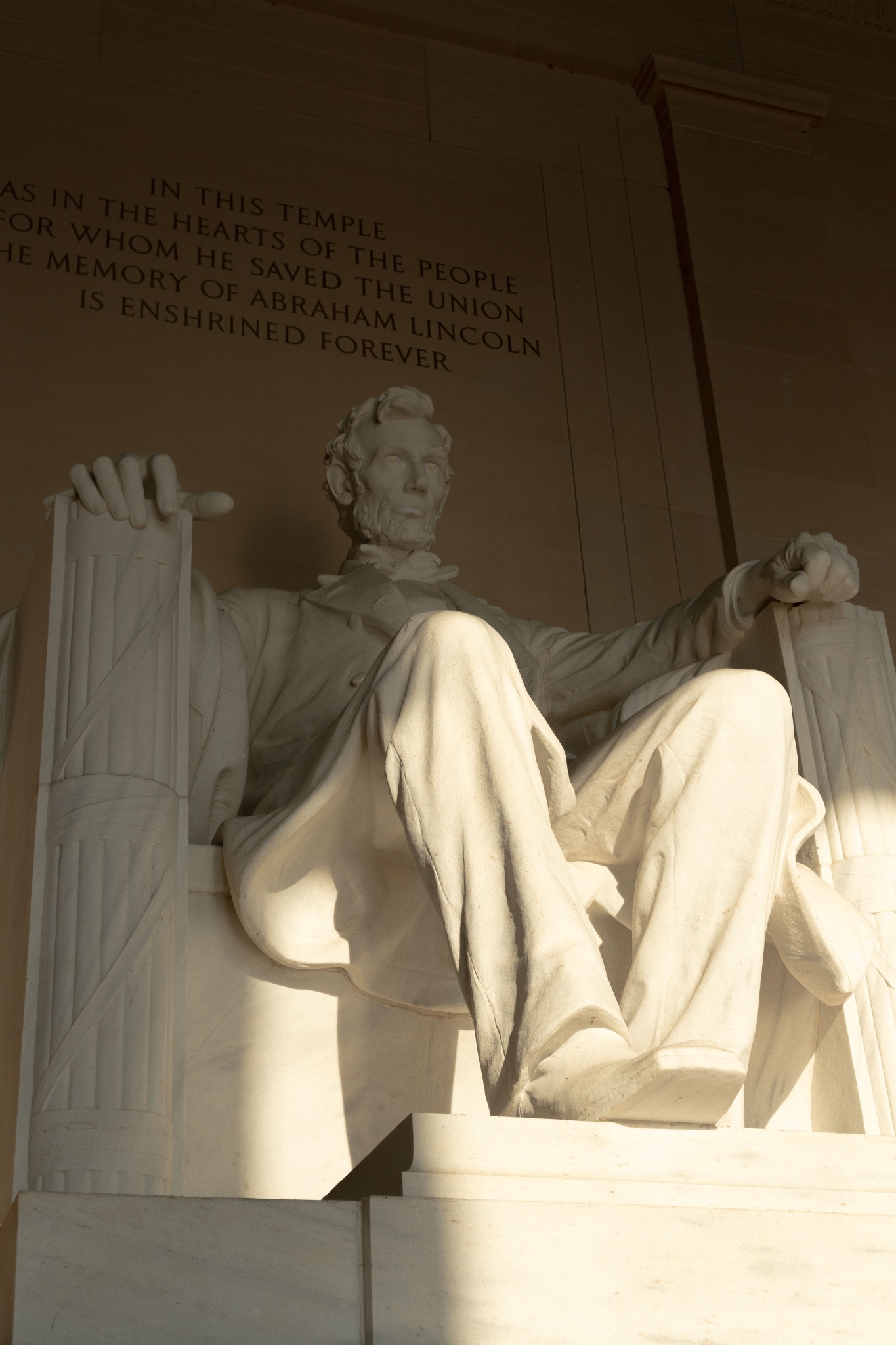 Lincoln Memorial on a quiet August morning, photographed by Andrew Jones